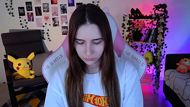 Snapshot of AliceCharmy chatting on 12-04-24, 12:03 AliceCharmy online show from 12-04-24, 12:03