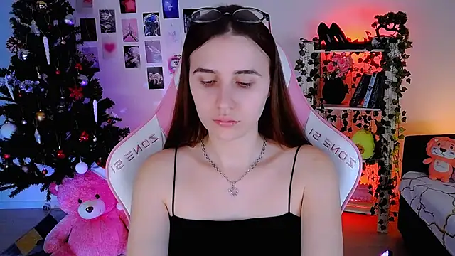 Snapshot of AliceCharmy chatting on 12-13-24, 12:17 AliceCharmy online show from 12-13-24, 12:17