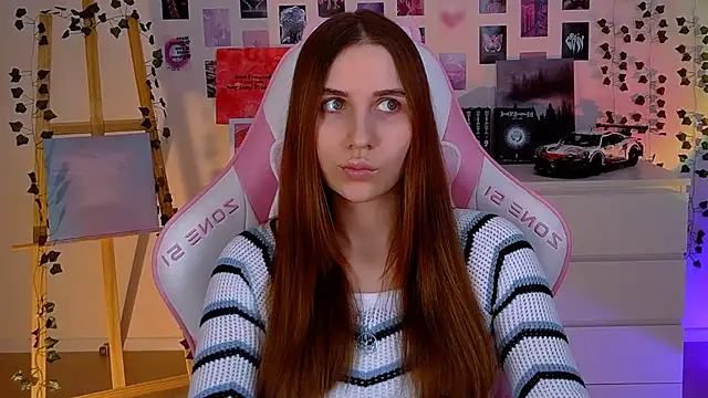 Snapshot of AliceCharmy chatting on 02-12-25, 04:44 AliceCharmy online show from 02-12-25, 04:44