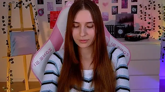 Snapshot of AliceCharmy chatting on 02-12-25, 07:45 AliceCharmy online show from 02-12-25, 07:45