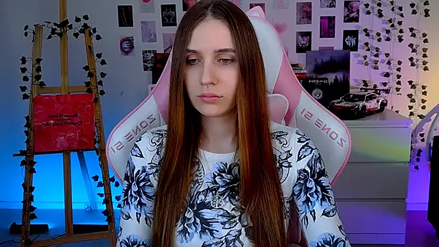 Snapshot of AliceCharmy chatting on 09-13-25, 12:49 AliceCharmy online show from 09-13-25, 12:49