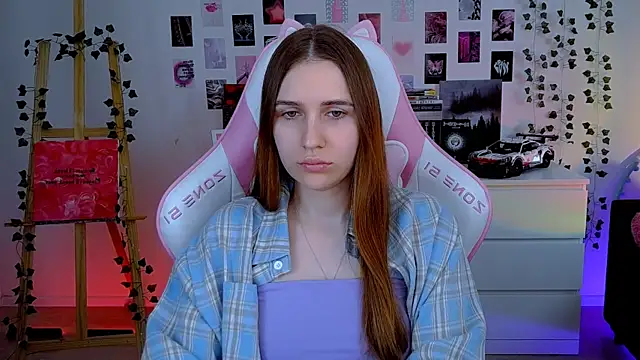 Snapshot of AliceCharmy chatting on 10-13-25, 06:24 AliceCharmy online show from 10-13-25, 06:24