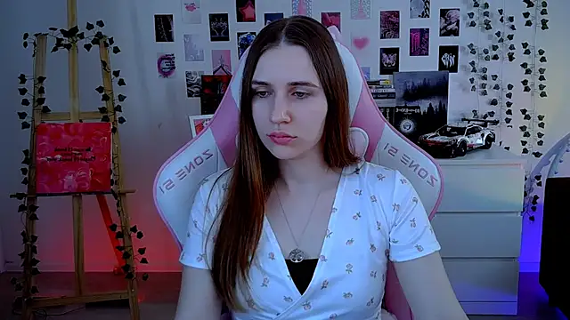 Snapshot of AliceCharmy chatting on 10-16-25, 05:30 AliceCharmy online show from 10-16-25, 05:30