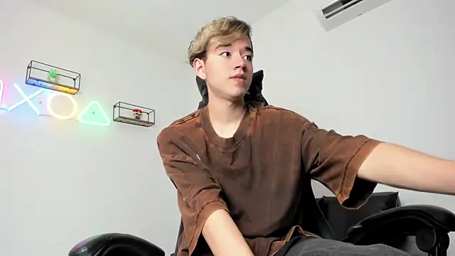 bunny maxi online show from 01-21-25, 03:43