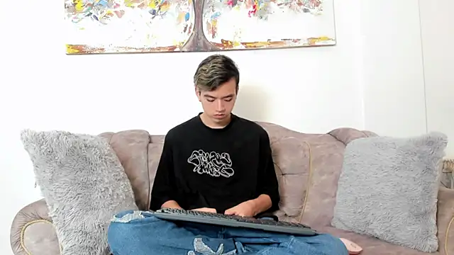 bunny maxi online show from 03-18-25, 12:36