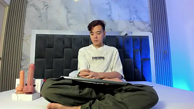 bunny maxi online show from 10-10-25, 12:37