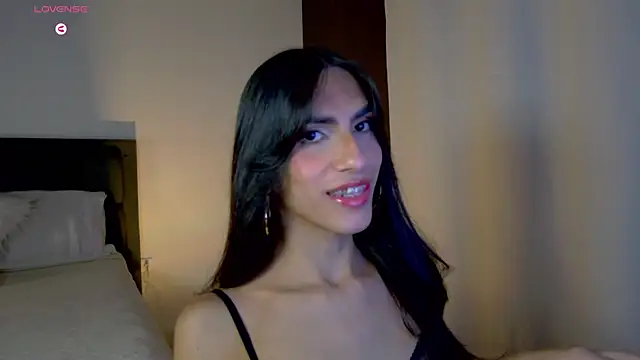 Snapshot of AlanaSofiia chatting on 04-29-26, 04:00 AlanaSofiia online show from 04-29-26, 04:00