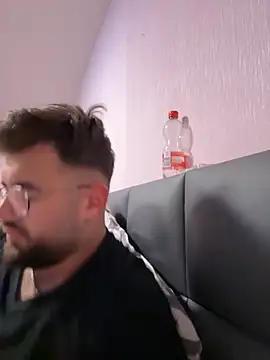 Snapshot of yxssxn24403 chatting on 10-06-25, 03:15 yxssxn24403 online show from 10-06-25, 03:15