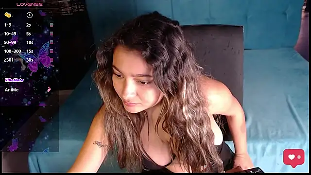Snapshot of IsabellAndYessi chatting on 03-06-25, 03:13 IsabellAndYessi online show from 03-06-25, 03:13