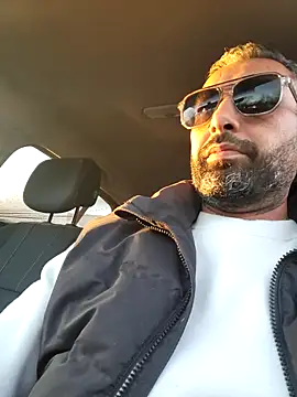 Snapshot of goldenhead1 chatting on 01-11-26, 07:57 goldenhead1 online show from 01-11-26, 07:57