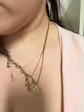 Luccreccia  online show from 03-28-26, 09:53