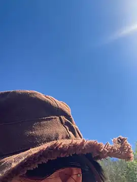 Luccreccia  online show from 04-08-26, 12:49