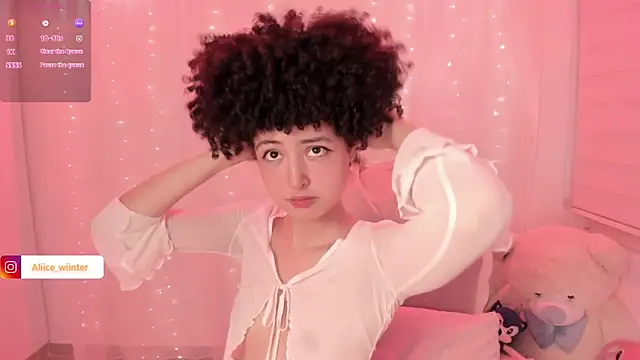 Snapshot of Alice_winter_ chatting on 11-05-25, 06:08 Alice winter online show from 11-05-25, 06:08