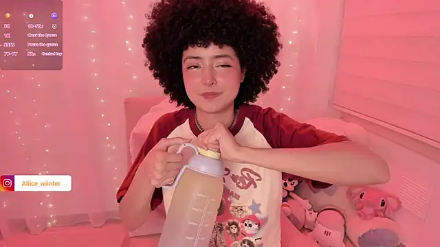 Snapshot of Alice_winter_ chatting on 11-06-25, 07:15 Alice winter online show from 11-06-25, 07:15