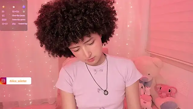 Snapshot of Alice_winter_ chatting on 11-17-25, 06:24 Alice winter online show from 11-17-25, 06:24