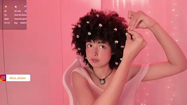 Snapshot of Alice_winter_ chatting on 11-19-25, 06:19 Alice winter online show from 11-19-25, 06:19