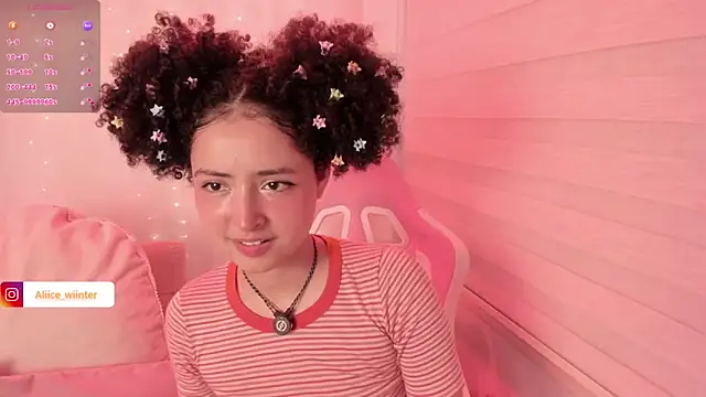 Snapshot of Alice_winter_ chatting on 12-02-25, 06:14 Alice winter online show from 12-02-25, 06:14