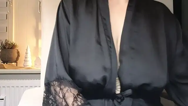 Snapshot of Loona-Lexxington chatting on 03-06-25, 09:42 Loona-Lexxington online show from 03-06-25, 09:42