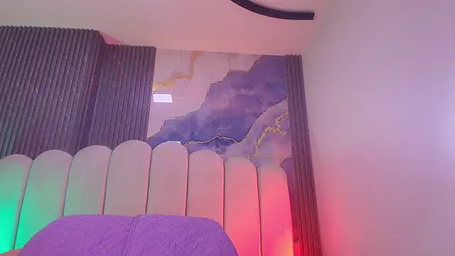 hot dione online show from 12-15-25, 07:18