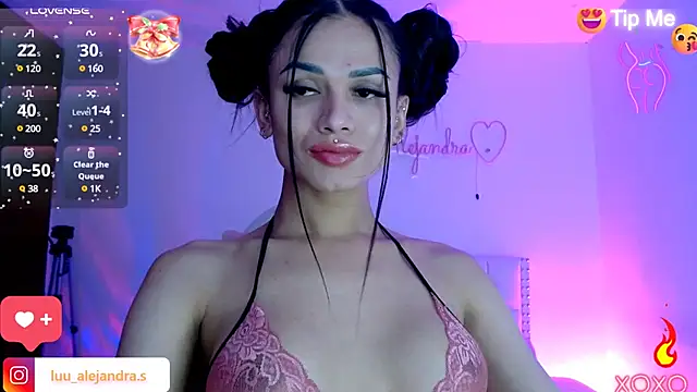 Snapshot of alee_lenoxx chatting on 01-04-25, 02:03 alee lenoxx online show from 01-04-25, 02:03