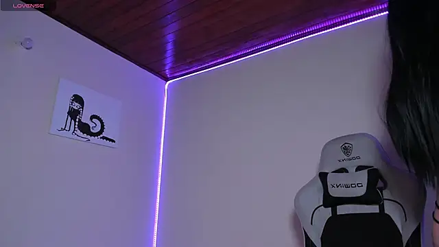 Snapshot of satanbabee chatting on 01-10-25, 08:59 satanbabee online show from 01-10-25, 08:59