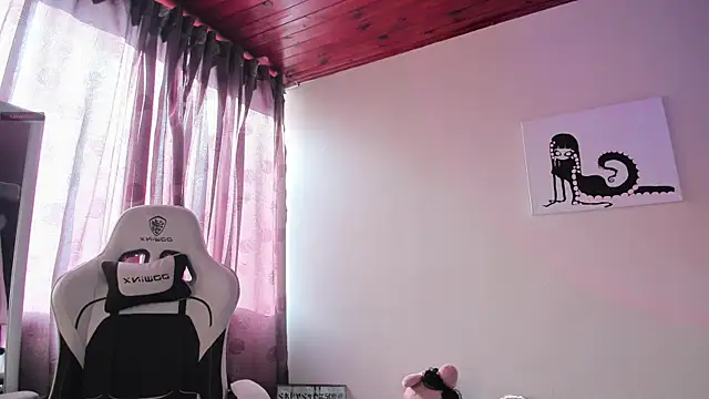 Snapshot of satanbabee chatting on 02-19-25, 09:36 satanbabee online show from 02-19-25, 09:36