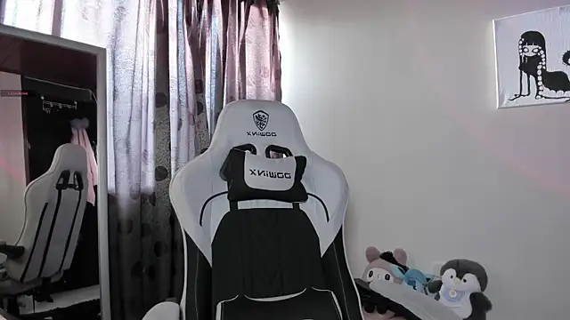 Snapshot of satanbabee chatting on 02-21-25, 10:26 satanbabee online show from 02-21-25, 10:26