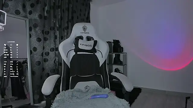 Snapshot of satanbabee chatting on 03-14-25, 11:22 satanbabee online show from 03-14-25, 11:22