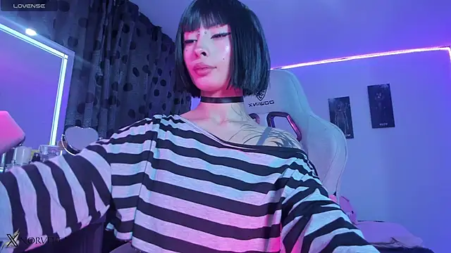 Snapshot of satanbabee chatting on 09-29-25, 11:20 satanbabee online show from 09-29-25, 11:20