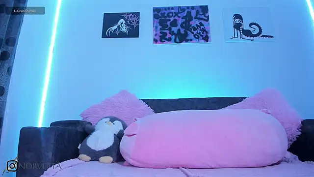 Snapshot of satanbabee chatting on 11-17-25, 02:39 satanbabee online show from 11-17-25, 02:39