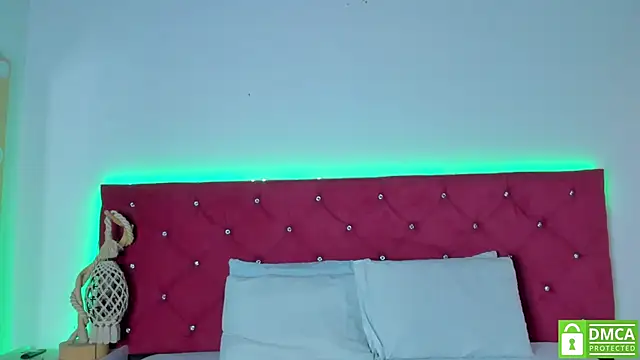 Ruth harvey  online show from 12-22-24, 01:11