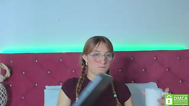 Ruth harvey  online show from 12-23-24, 01:03