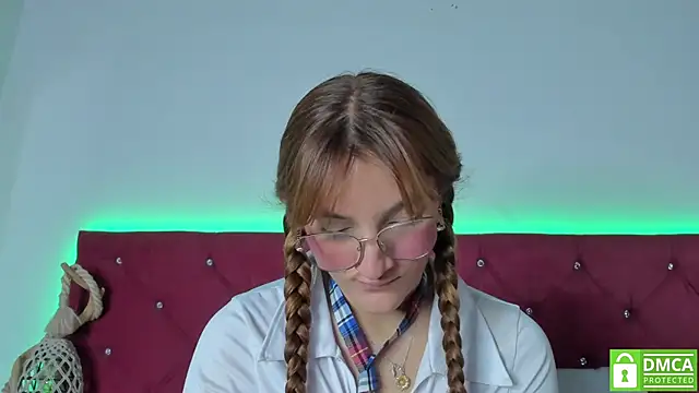 Ruth harvey  online show from 01-06-25, 03:51