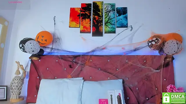 Snapshot of Ruth_harvey_ chatting on 10-31-25, 12:17 Ruth harvey online show from 10-31-25, 12:17