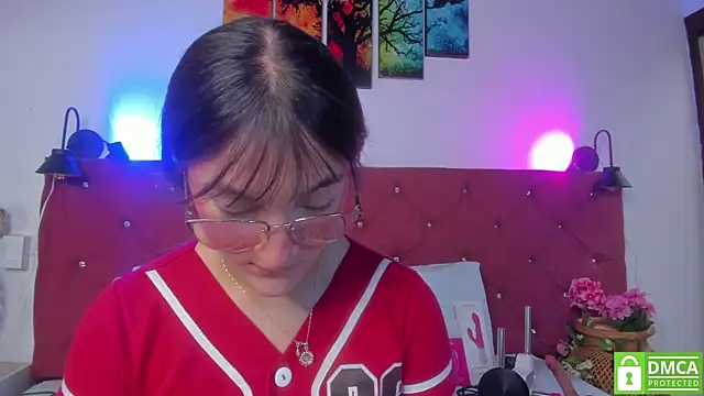 Snapshot of Ruth_harvey_ chatting on 11-28-25, 01:36 Ruth harvey online show from 11-28-25, 01:36