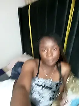 Snapshot of carenic chatting on 10-23-25, 06:28 carenic online show from 10-23-25, 06:28