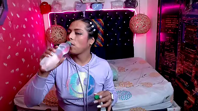 EmilyTsSweet online show from 01-28-25, 07:32