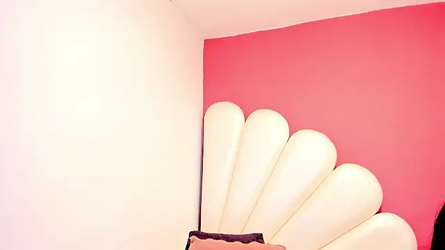 Vicky Freedom online show from 02-28-25, 01:58