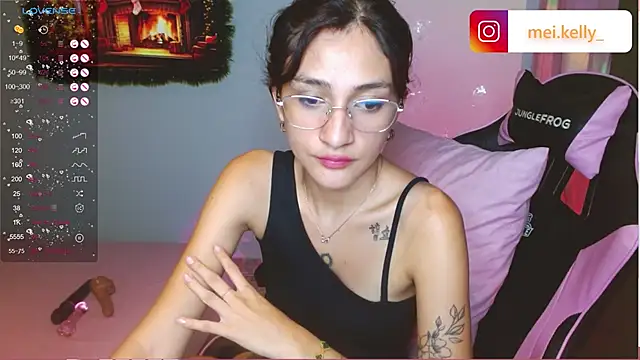 Snapshot of Mei_Kelly chatting on 12-11-24, 02:30 Mei Kelly online show from 12-11-24, 02:30