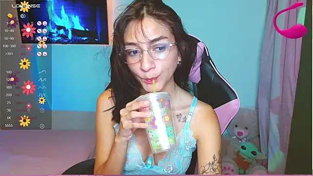 Snapshot of Mei_Kelly chatting on 01-29-25, 12:22 Mei Kelly online show from 01-29-25, 12:22