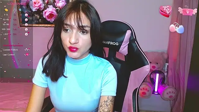 Snapshot of Mei_Kelly chatting on 03-05-25, 11:27 Mei Kelly online show from 03-05-25, 11:27