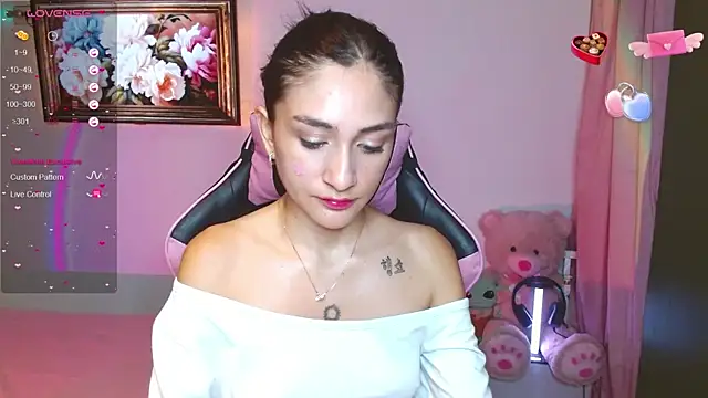 Snapshot of Mei_Kelly chatting on 03-07-25, 11:27 Mei Kelly online show from 03-07-25, 11:27