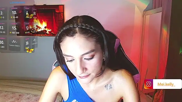 Snapshot of Mei_Kelly chatting on 10-15-25, 01:28 Mei Kelly online show from 10-15-25, 01:28