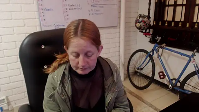 ViioletaMora online show from 02-10-25, 08:10