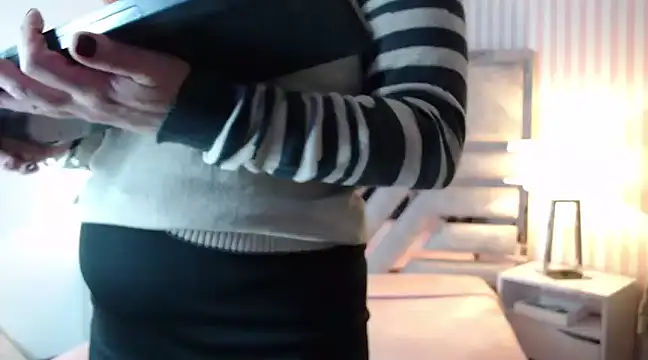 ViioletaMora online show from 03-06-25, 07:21