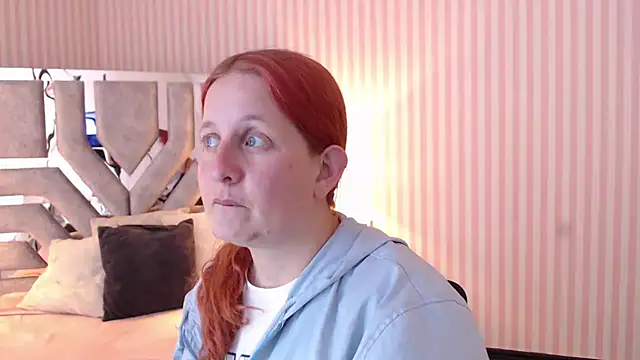 ViioletaMora online show from 03-12-25, 08:20