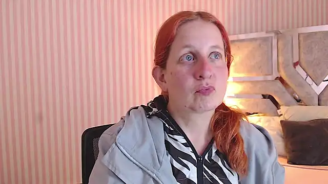 ViioletaMora online show from 03-15-25, 10:22