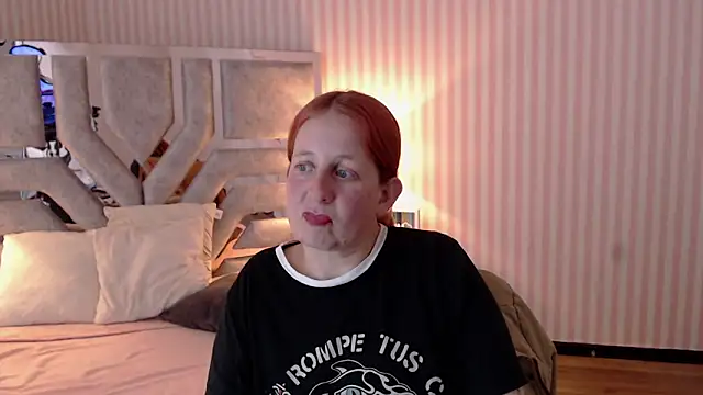 ViioletaMora online show from 03-17-25, 11:21