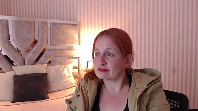 ViioletaMora online show from 03-19-25, 01:32