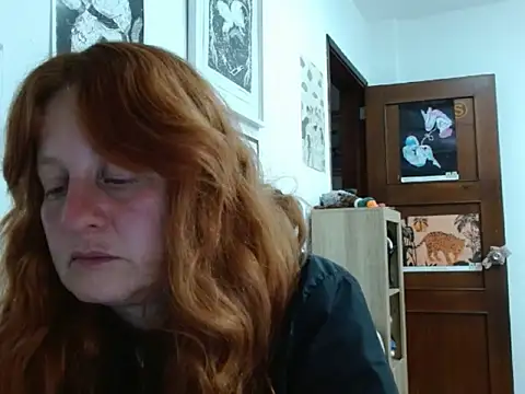 Snapshot of ViioletaMora chatting on 05-14-26, 03:35 ViioletaMora online show from 05-14-26, 03:35